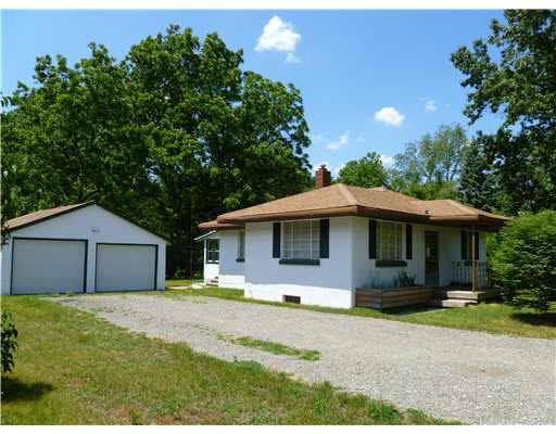 56309 Oak Road South Bend, IN 46619 - Photo 9 of 13 Gallery Image 9