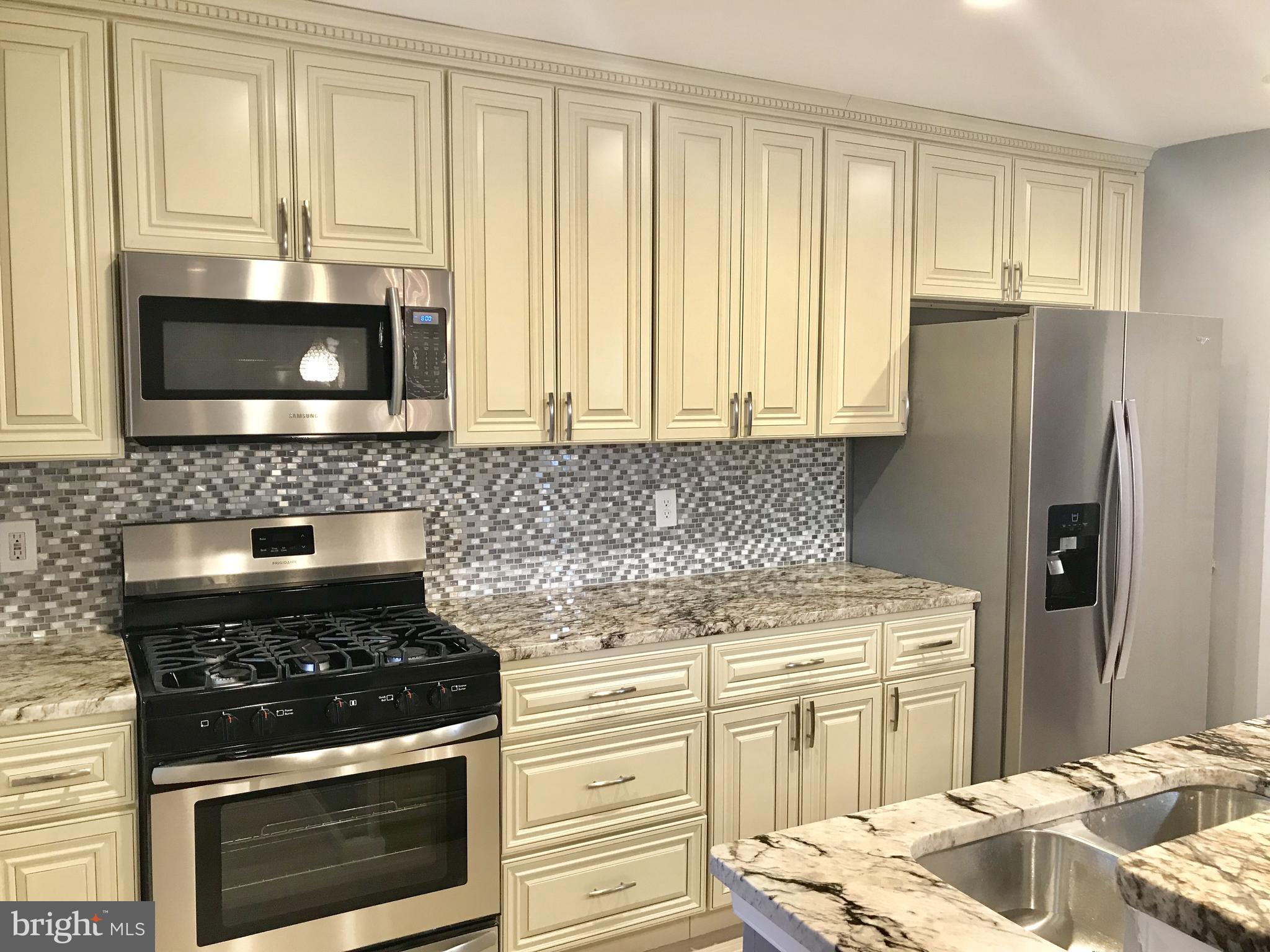 5648 Arnhem Road Baltimore, MD 21206 - Photo 1 of 18 Kitchen