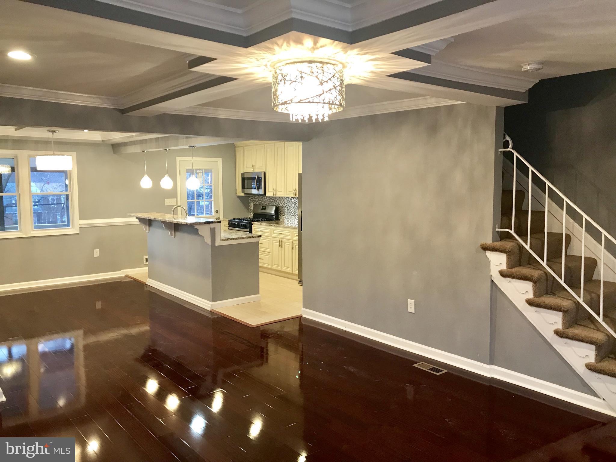 5648 Arnhem Road Baltimore, MD 21206 - Photo 2 of 18 Living Room