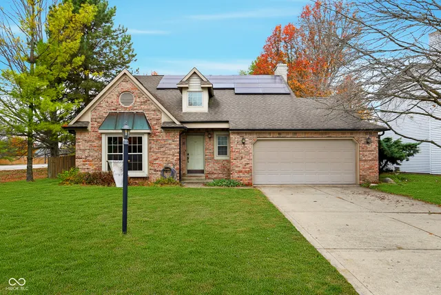 $289,999 | 5345 Old Barn Drive, Indianapolis, IN 46268