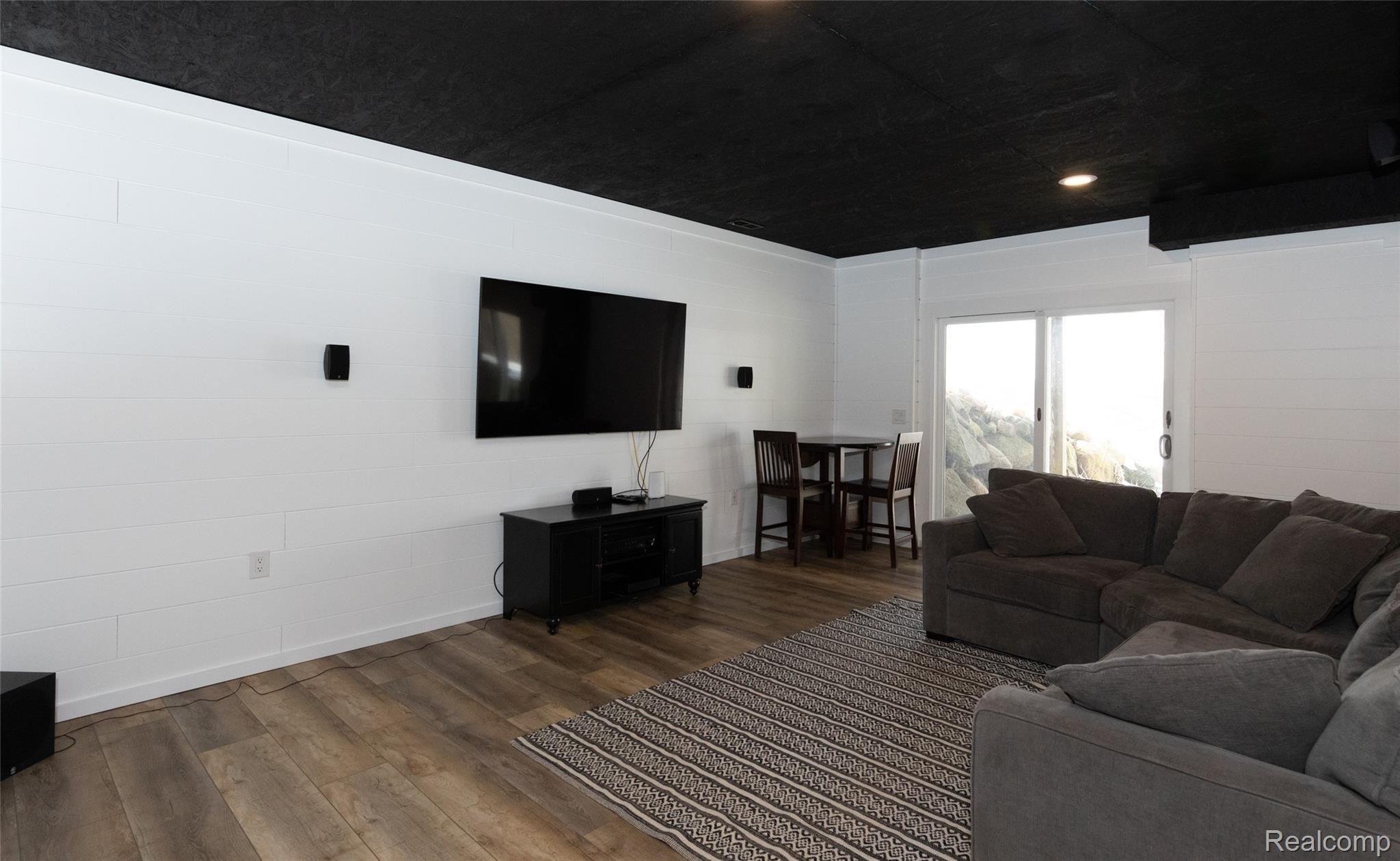 9745 Norman Road Clarkston, MI 48348 - Photo 48 of 73 New shiplap walls!