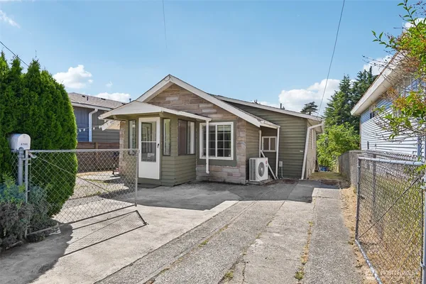 $599,000 | 8703 16th Avenue Southwest, Seattle, WA 98106