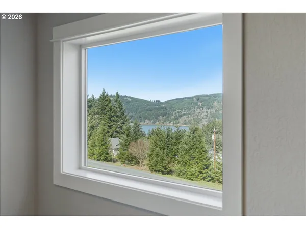 $700,000 | 27579 Riggs Hill Road, Foster, OR 97345