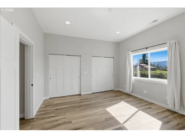 $700,000 | 27579 Riggs Hill Road, Foster, OR 97345