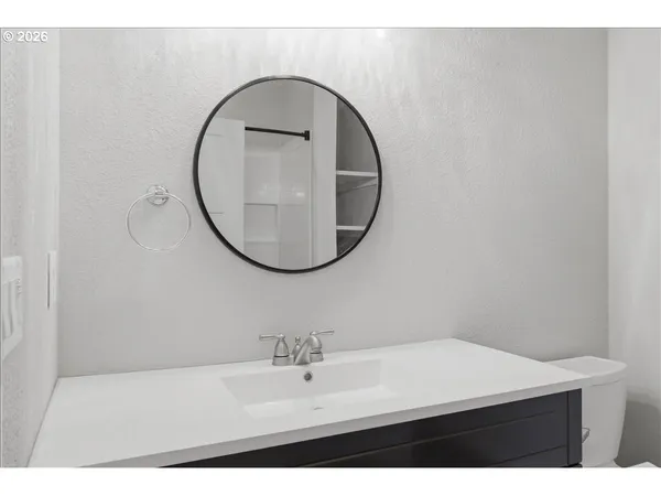 $700,000 | 27579 Riggs Hill Road, Foster, OR 97345