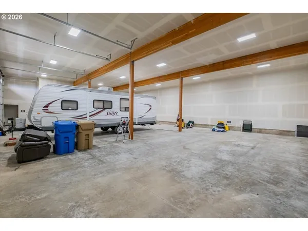 $700,000 | 27579 Riggs Hill Road, Foster, OR 97345