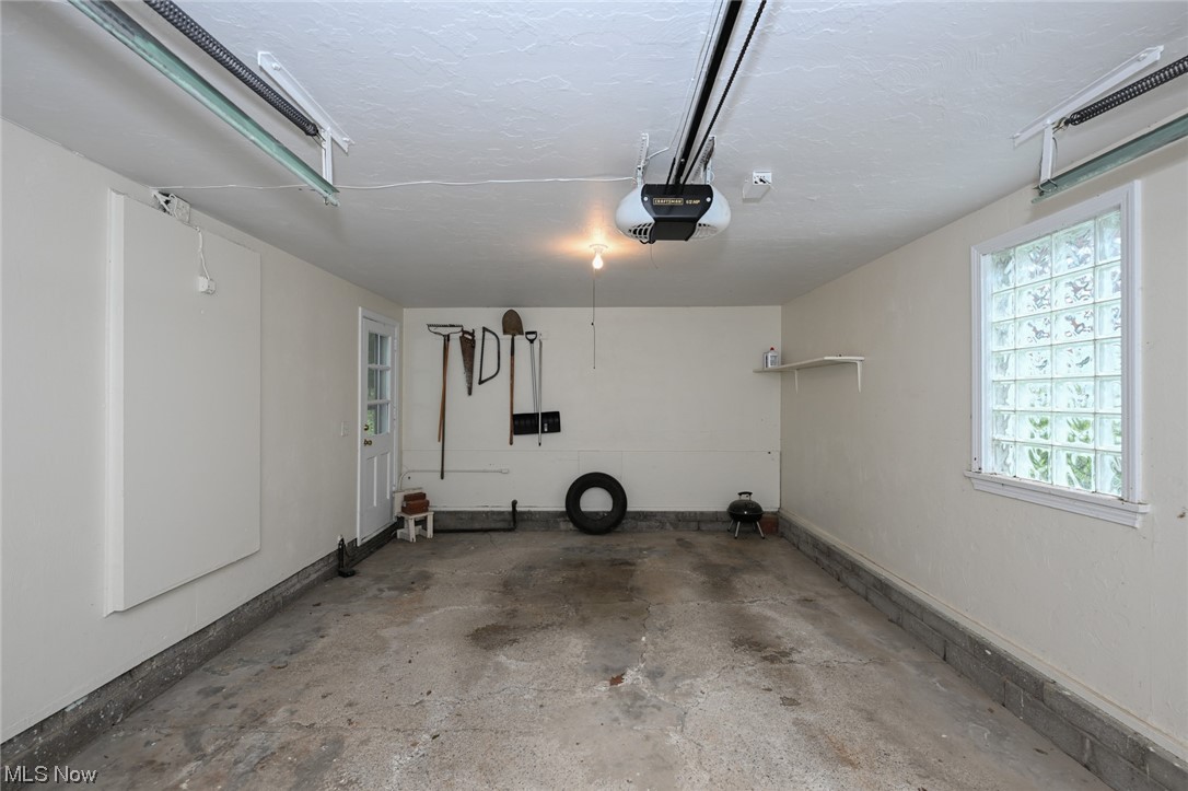849 Bears Den Road Youngstown, OH 44511 - Photo 24 of 28 View of garage