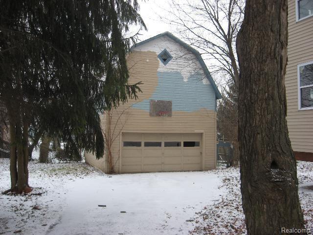 318 Grand Fowlerville, MI 48836 - Photo 3 of 5 Detached Garage