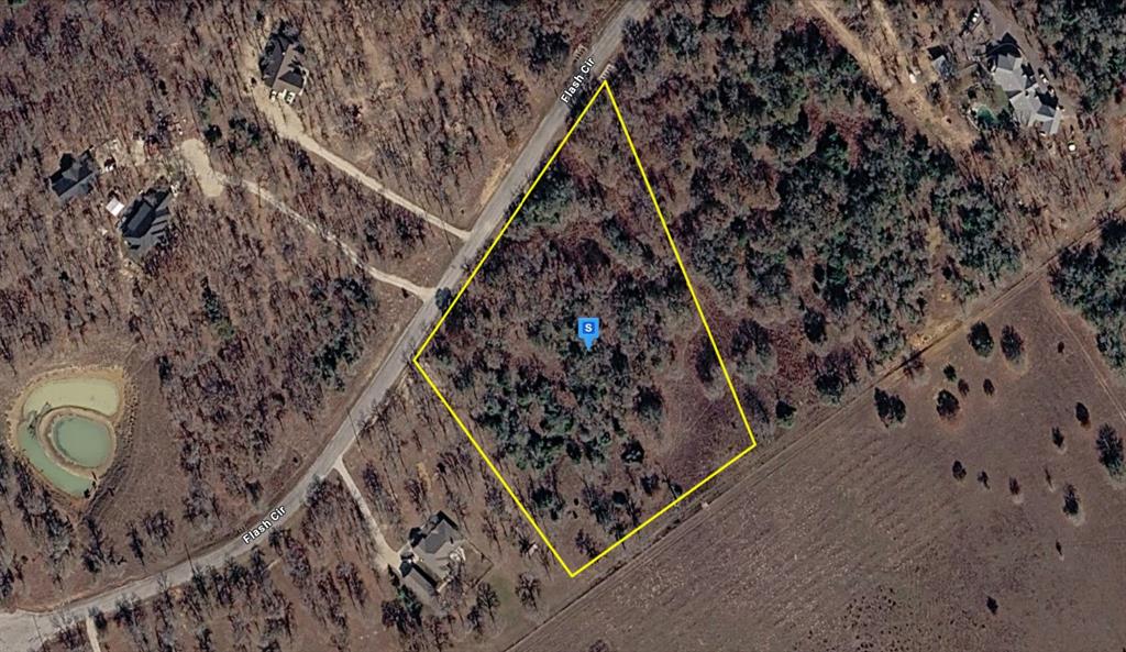 2100 Flash Circle Luling, TX 78648 - Photo 1 of 4