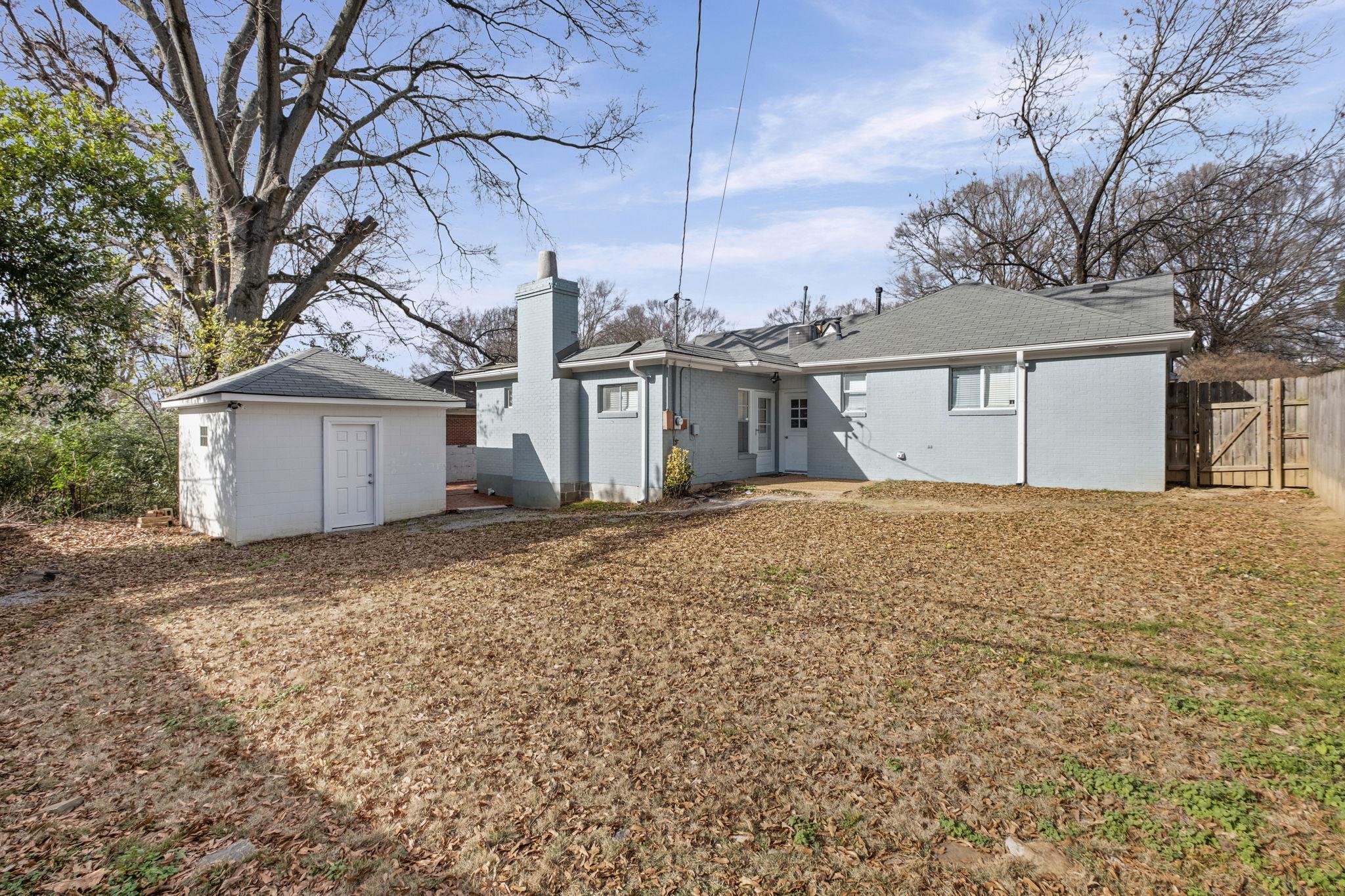 5037 Dee Road Memphis, TN 38117 - Photo 22 of 29 a house with a outdoor space