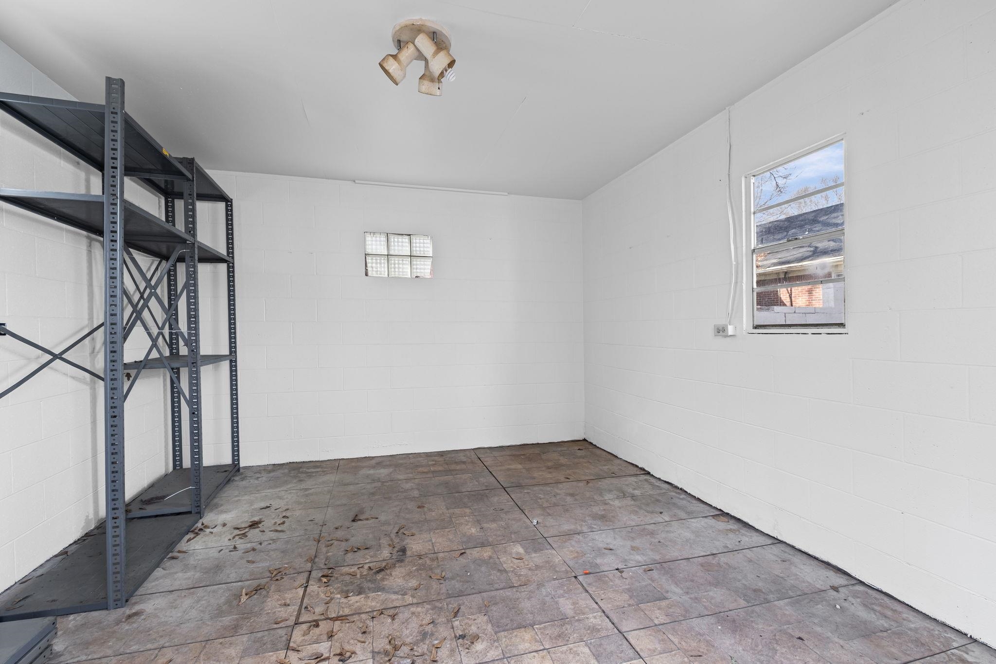 5037 Dee Road Memphis, TN 38117 - Photo 23 of 29 a view of empty room