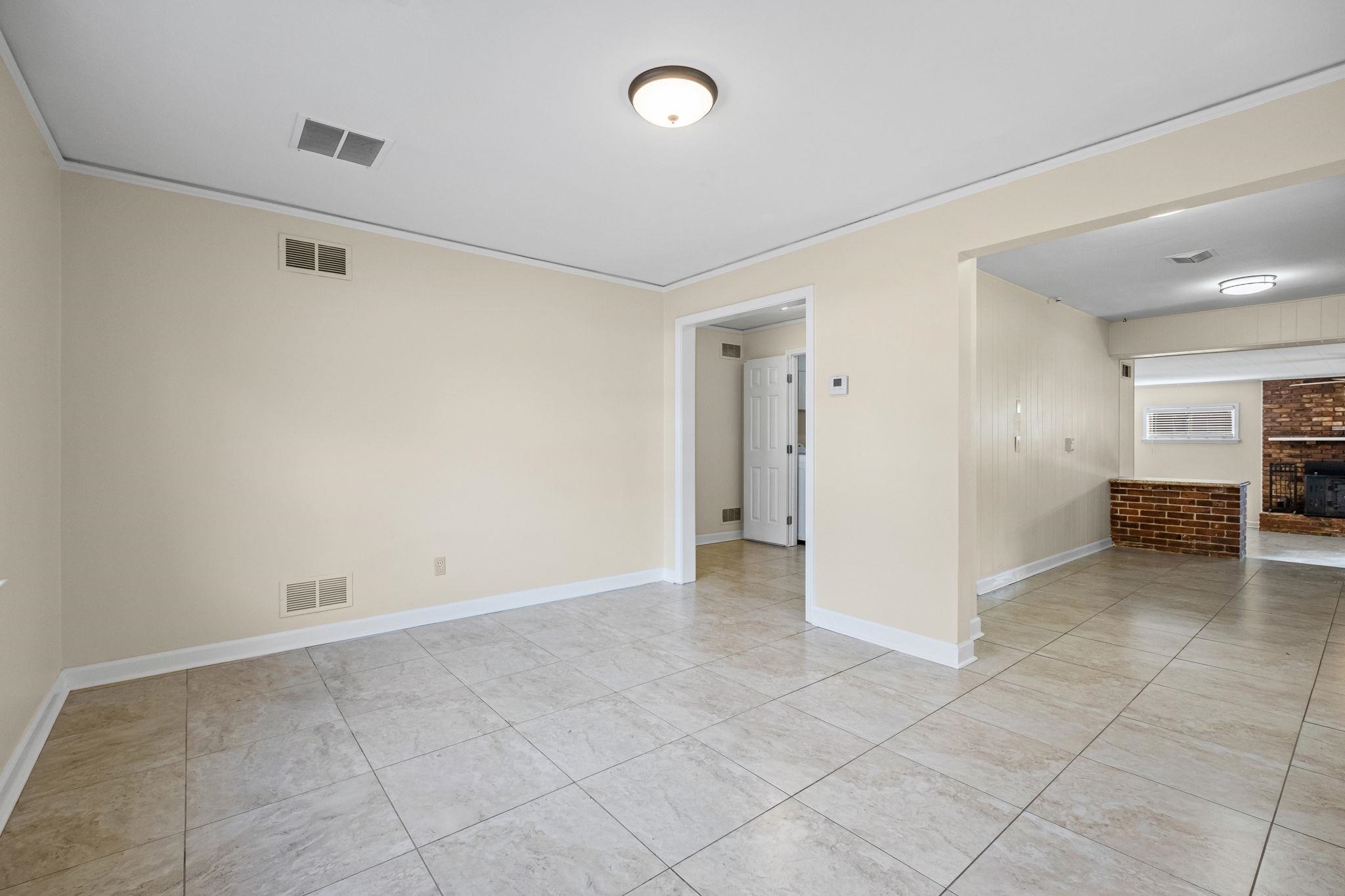 5037 Dee Road Memphis, TN 38117 - Photo 27 of 29 a view of an empty room