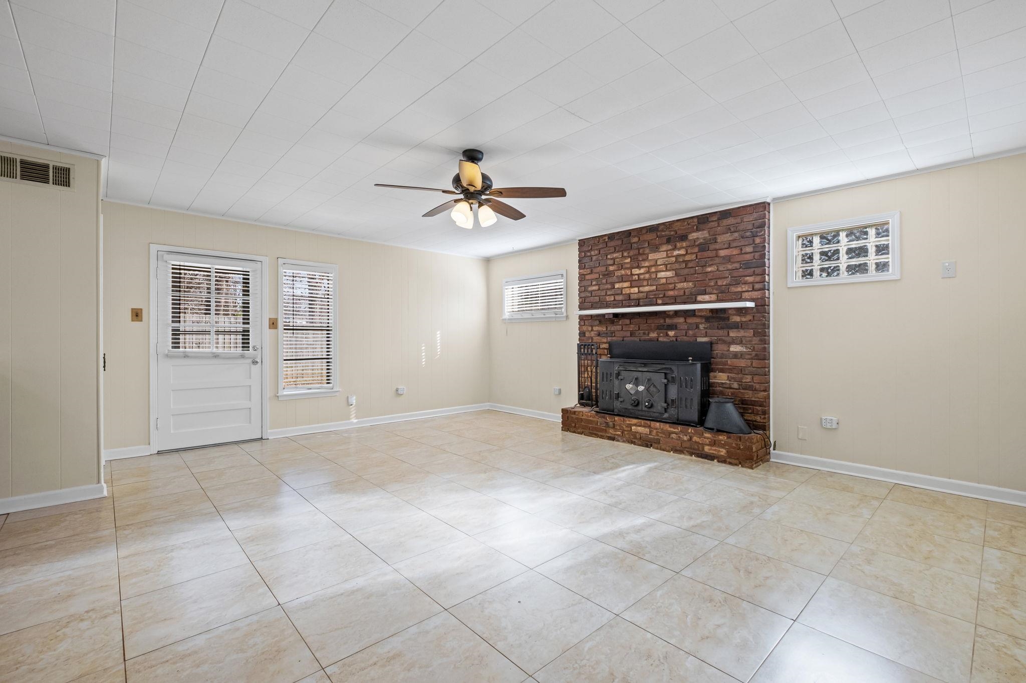 5037 Dee Road Memphis, TN 38117 - Photo 10 of 29