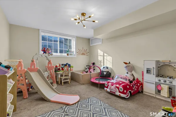 $450,000 | 15 Country Club Drive, Ledyard, CT 06339