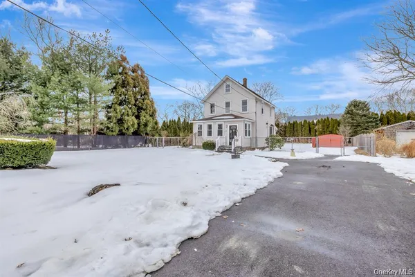 $619,000 | 768 Old Medford Avenue, Medford, NY 11763