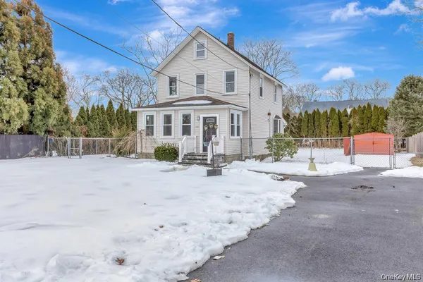 $619,000 | 768 Old Medford Avenue, Medford, NY 11763
