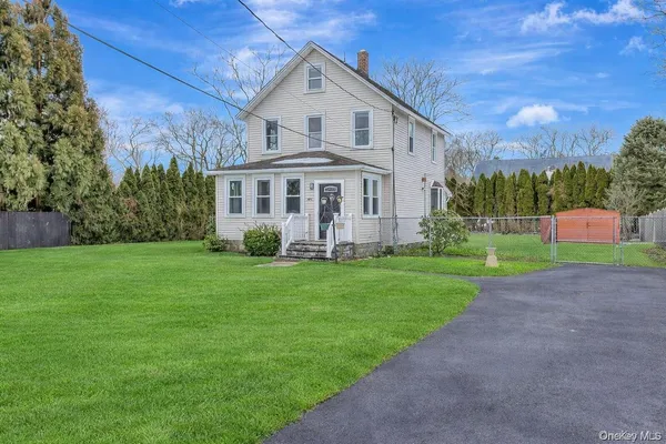$619,000 | 768 Old Medford Avenue, Medford, NY 11763