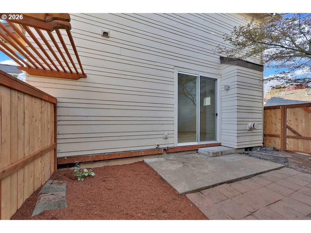 1651 Hamlet Lane Eugene, OR 97402 - Photo 24 of 27