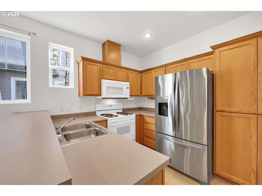 1651 Hamlet Lane Eugene, OR 97402 - Photo 6 of 27