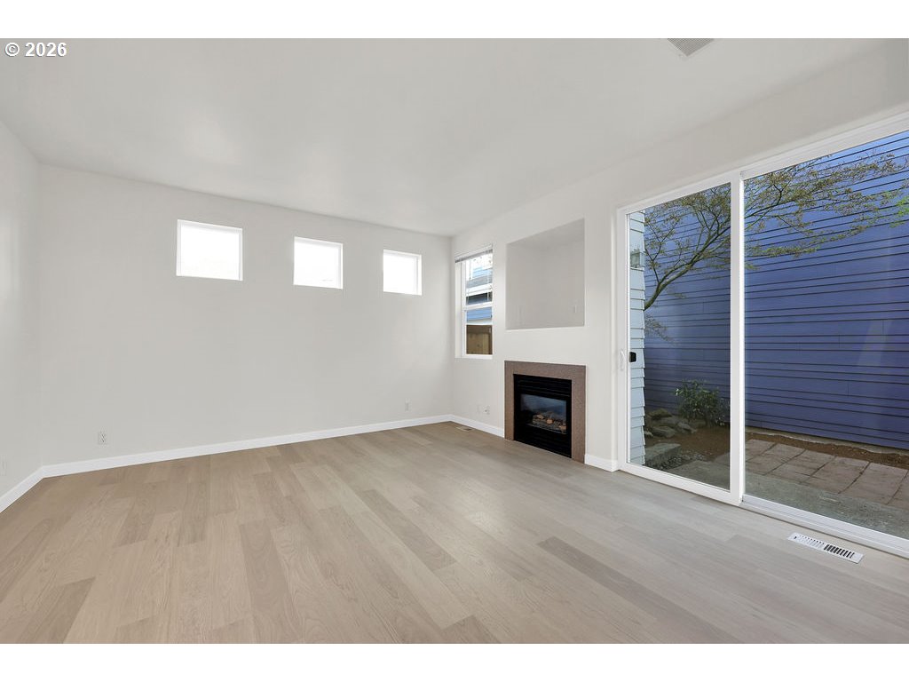 1651 Hamlet Lane Eugene, OR 97402 - Photo 8 of 27