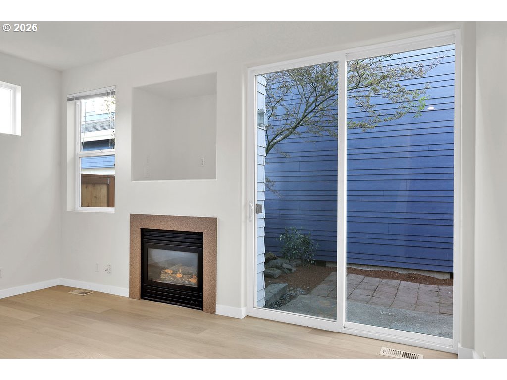 1651 Hamlet Lane Eugene, OR 97402 - Photo 9 of 27