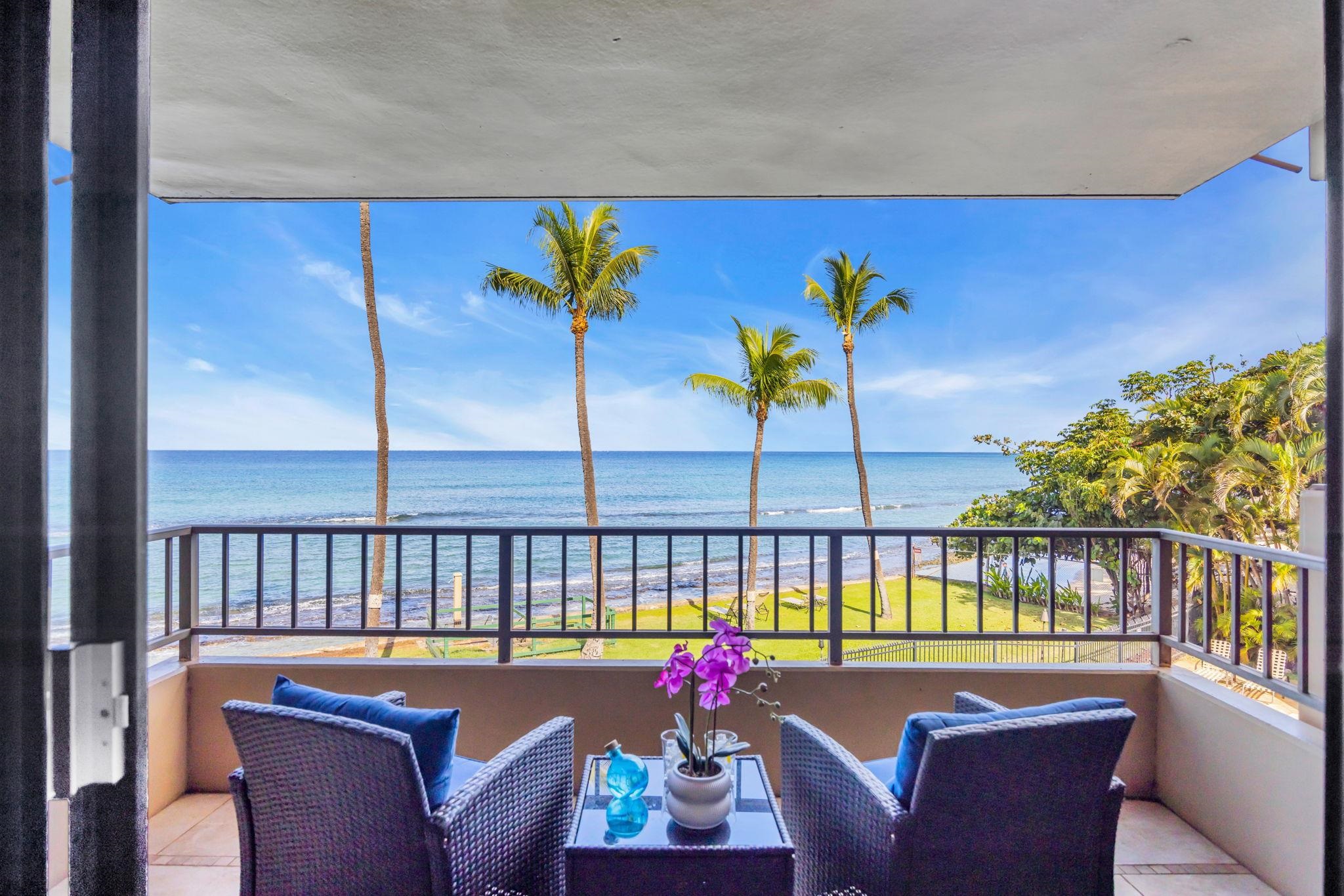 3615 Lower Honoapiilani Road, Unit 222 Lahaina, HI 96761 - Photo 26 of 50 a reading room with furniture and wooden floor
