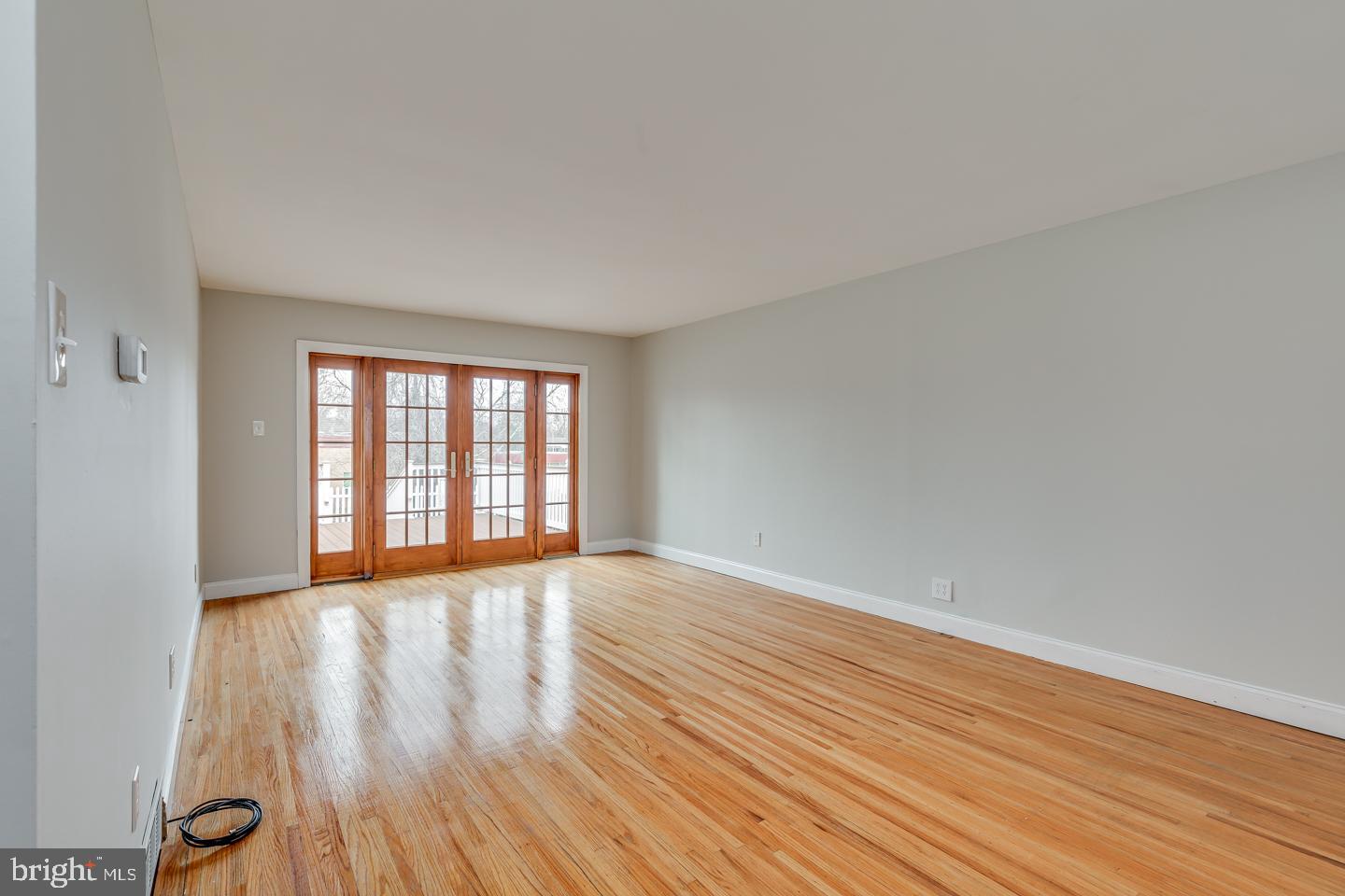 314 Surrey Road Cherry Hill, NJ 08002 - Photo 6 of 62 Living Room