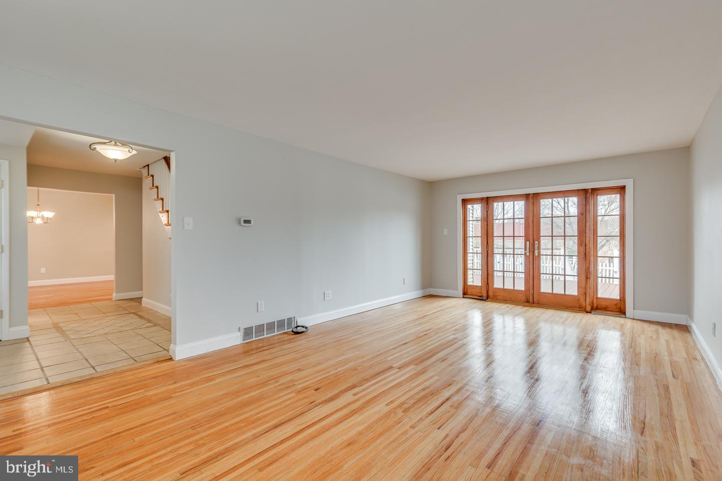 314 Surrey Road Cherry Hill, NJ 08002 - Photo 7 of 62 Living Room