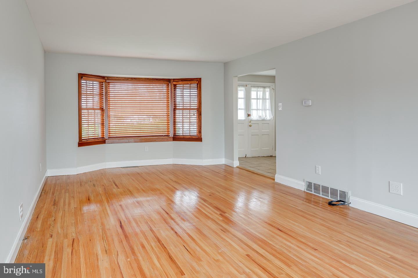 314 Surrey Road Cherry Hill, NJ 08002 - Photo 8 of 62 Living Room