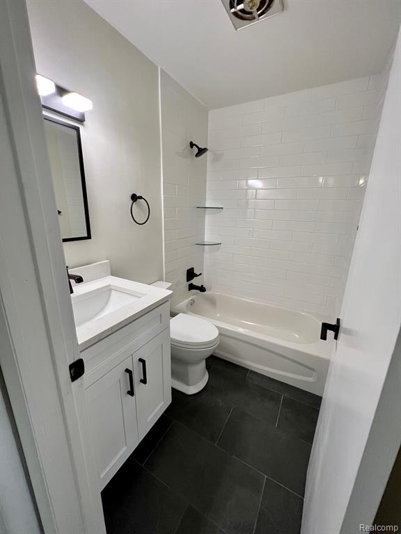 25561 South River Road Harrison Township, MI 48045 - Photo 15 of 31