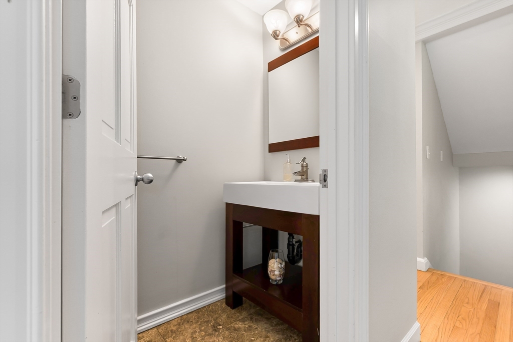 79 Scotland Road Newbury, MA 01951 - Photo 4 of 41 Gallery Image 4