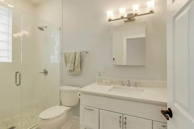 $599,000 | 3616 North Janssen Avenue, Unit 2S, Chicago, IL 60613