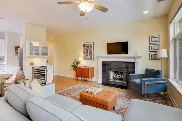 $599,000 | 3616 North Janssen Avenue, Unit 2S, Chicago, IL 60613