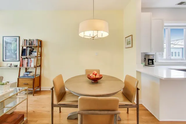 $599,000 | 3616 North Janssen Avenue, Unit 2S, Chicago, IL 60613