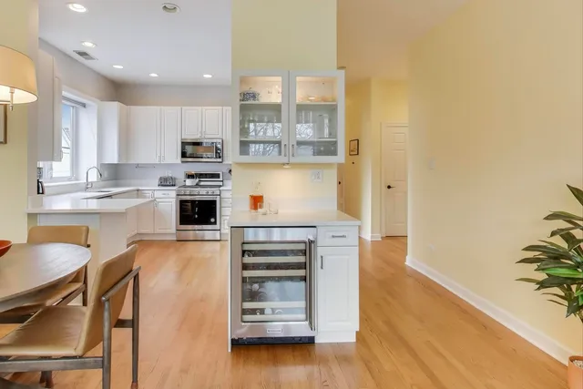 $599,000 | 3616 North Janssen Avenue, Unit 2S, Chicago, IL 60613