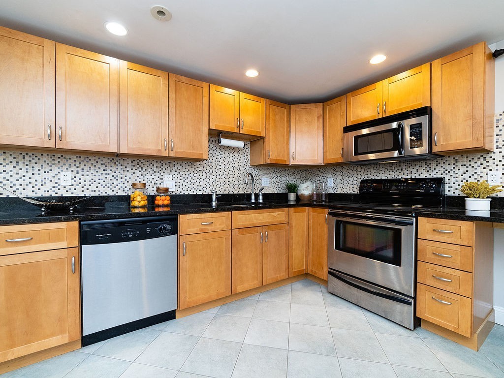 39 Franklin Street, Unit 1 Somerville, MA 02145 - Photo 5 of 13