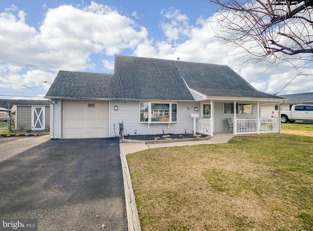 31 Honey Locust Road Levittown, PA 19056 - Photo 1 of 39 Gallery Image 1