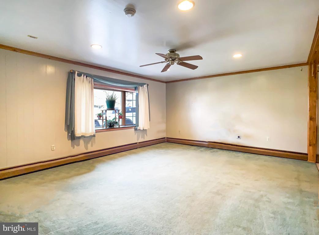 31 Honey Locust Road Levittown, PA 19056 - Photo 16 of 39 Gallery Image 16