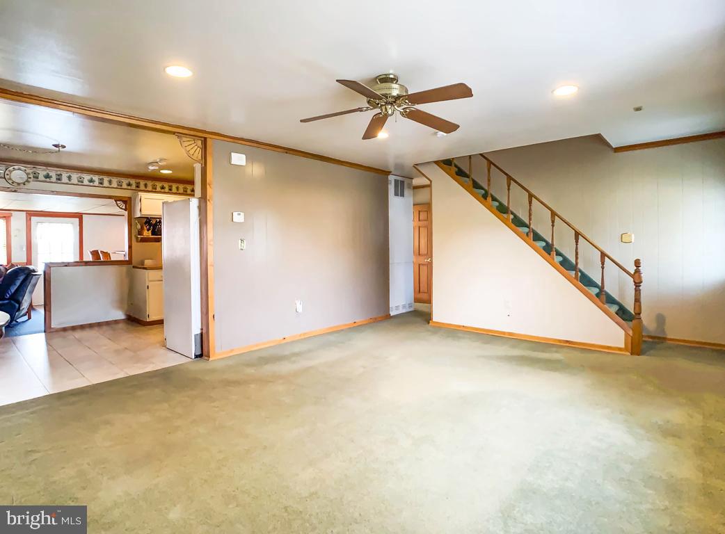 31 Honey Locust Road Levittown, PA 19056 - Photo 17 of 39 Gallery Image 17