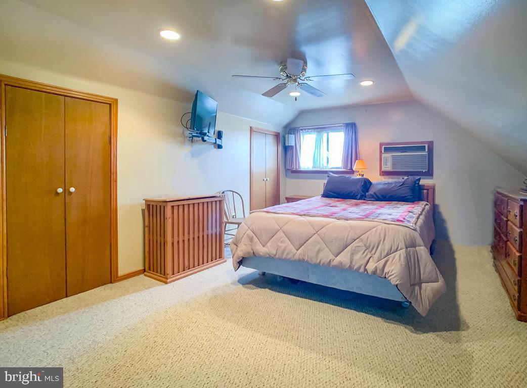 31 Honey Locust Road Levittown, PA 19056 - Photo 19 of 39 Gallery Image 19