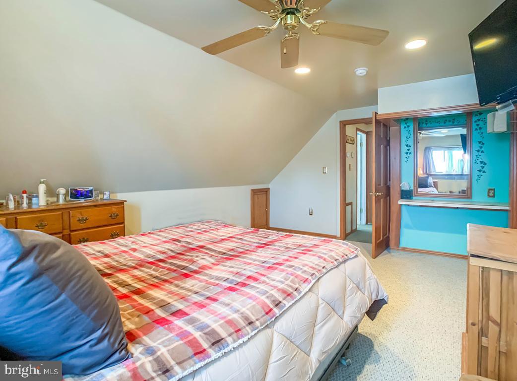 31 Honey Locust Road Levittown, PA 19056 - Photo 20 of 39 Gallery Image 20