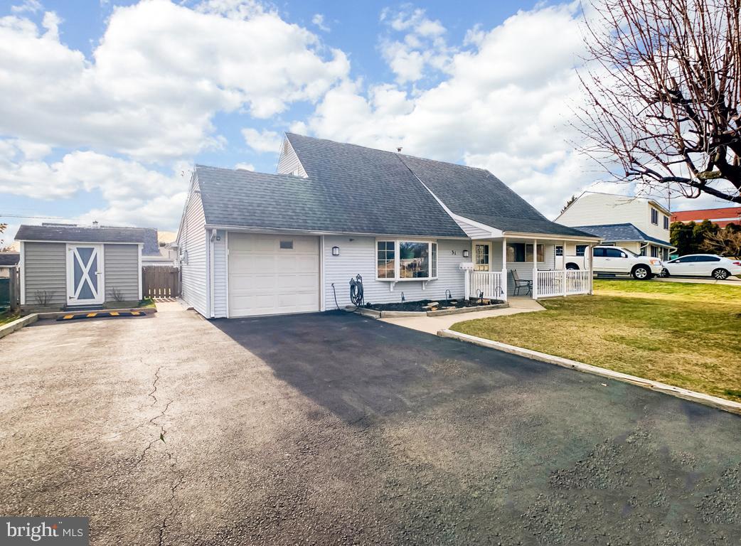 31 Honey Locust Road Levittown, PA 19056 - Photo 2 of 39 Gallery Image 2