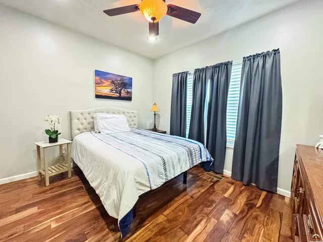 $499,900 | 216 Kisiwa Village Road, Hutchinson, KS 67502