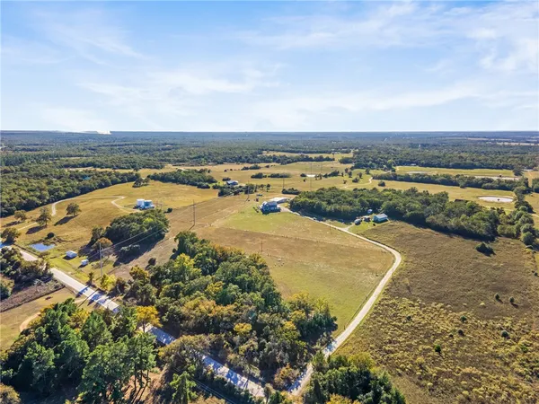$875,000 | 1694 Henry Prairie Road, Franklin, TX 77856