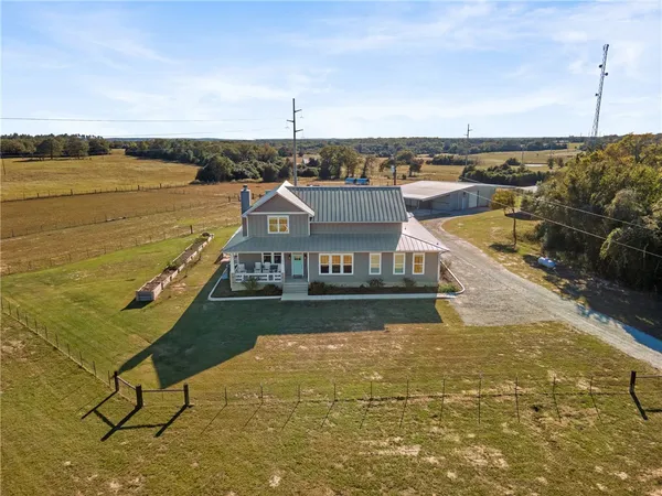 $875,000 | 1694 Henry Prairie Road, Franklin, TX 77856
