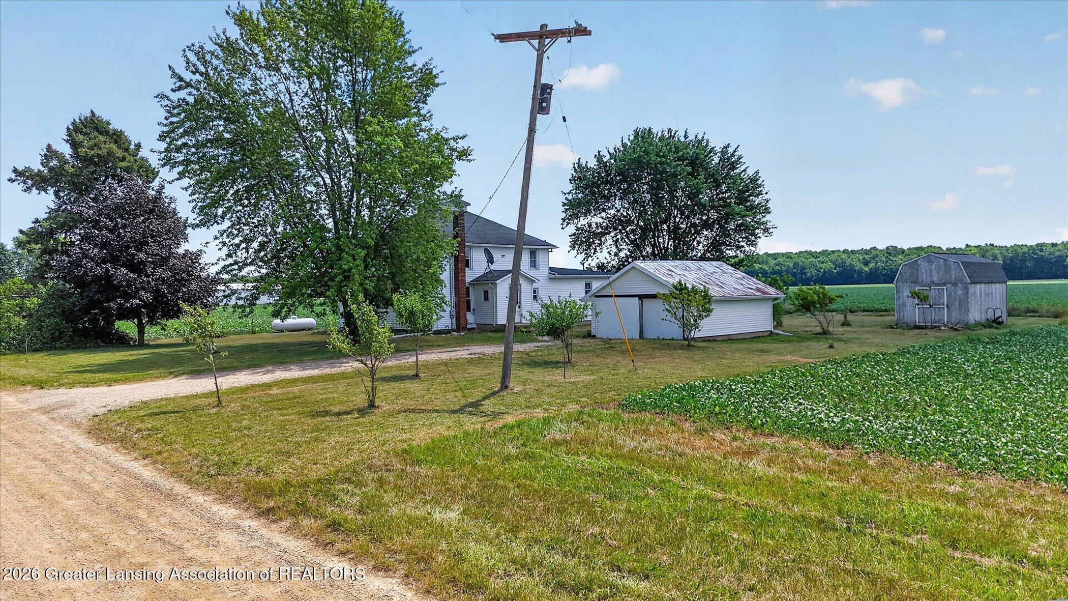 6292 East Gratiot Road Elsie, MI 48831 - Photo 21 of 46 02-6292-E-Gratiot-Rd-Bannister-WindowSti
