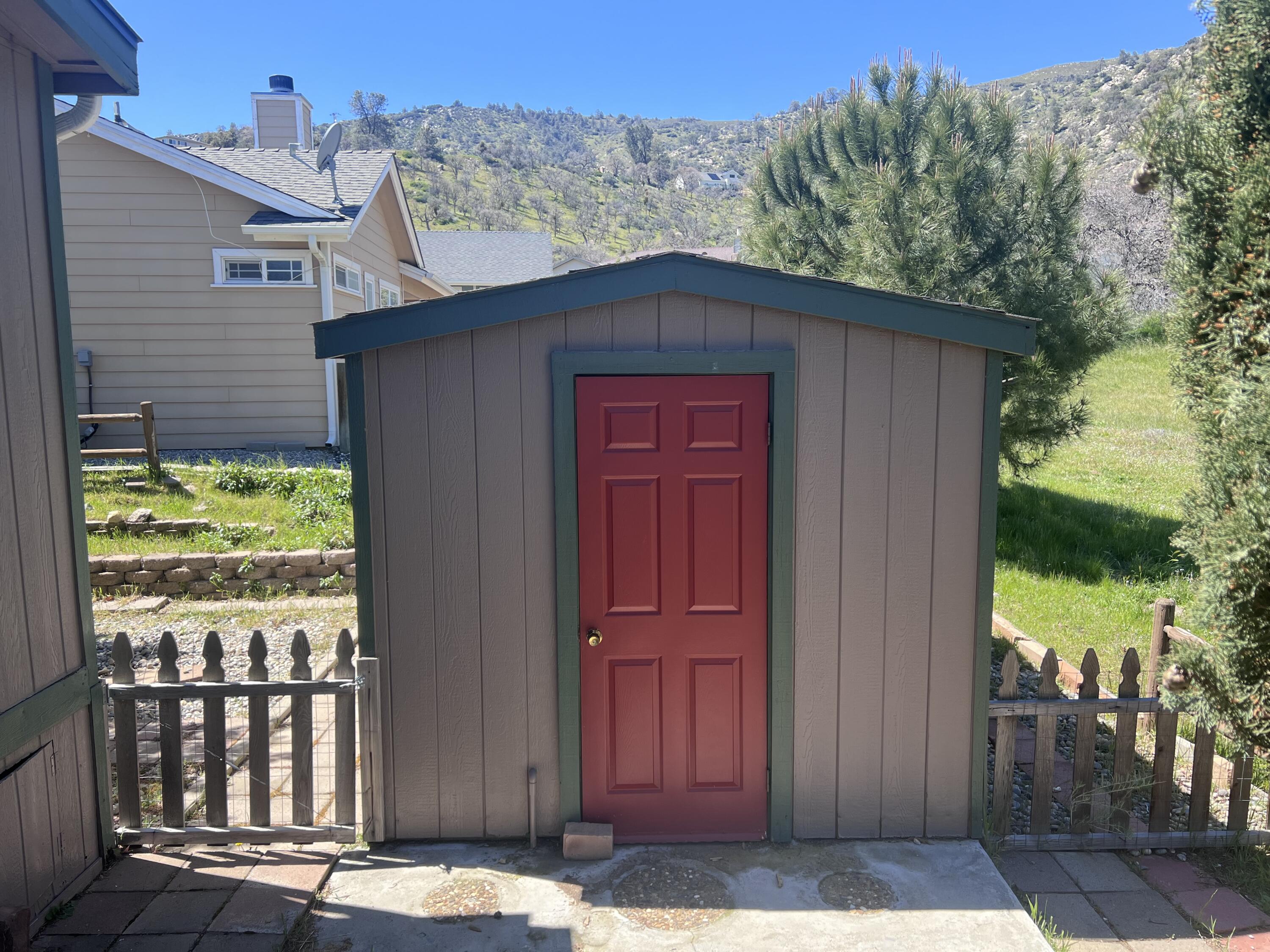 21276 White Pine Drive, Unit SPC 50 Tehachapi, CA 93561 - Photo 26 of 32 IMG_4127