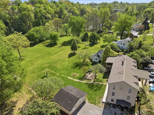 $999,000 | 212 Westwood Drive, McMinnville, TN 37110