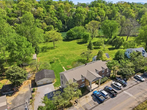 $999,000 | 212 Westwood Drive, McMinnville, TN 37110