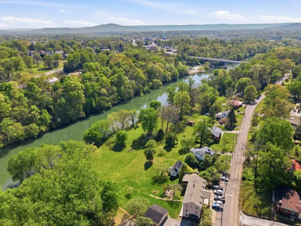 $999,000 | 212 Westwood Drive, McMinnville, TN 37110